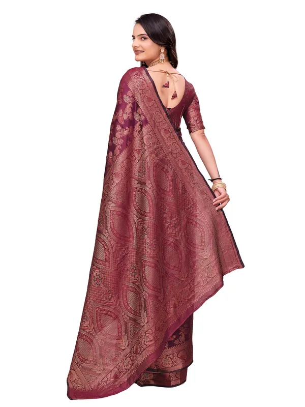 Maroon_Traditional_Print_Saree_For_Women