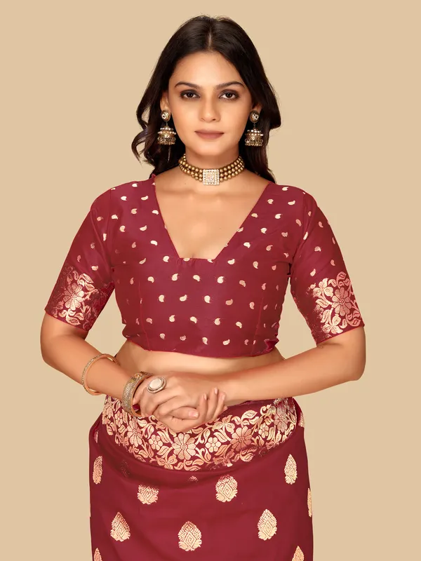Maroon_Woven_Festive_Saree_for_Women