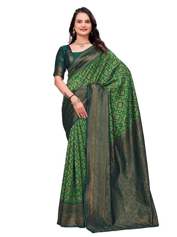 Green_Woven_Pattern_Saree_for_Women