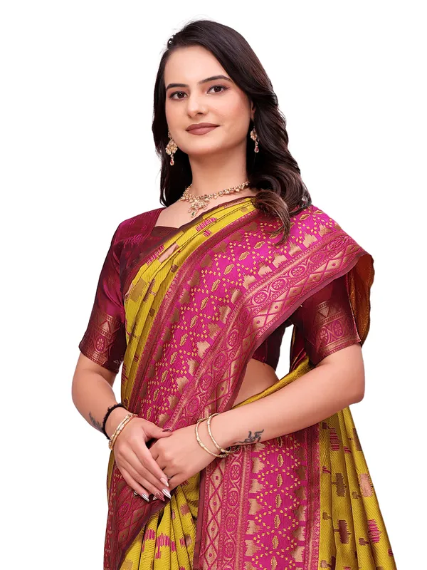 Yellow_Printed_Saree_With_Blouse_for_Women