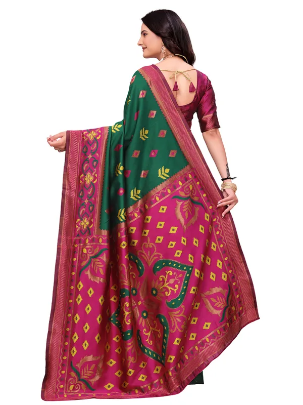 Green_Printed_Traditional_Saree_for_Women