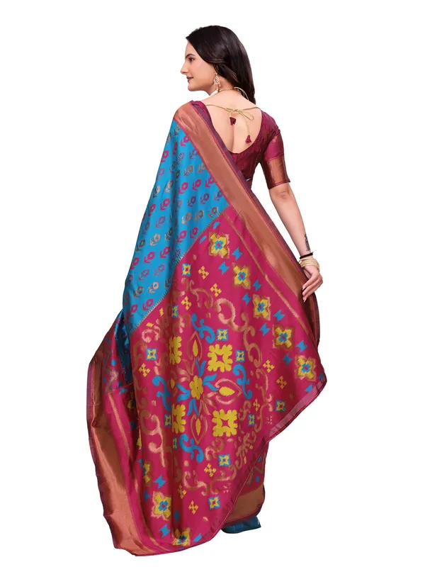 Blue_Patterned_Traditional_Saree_for_Women