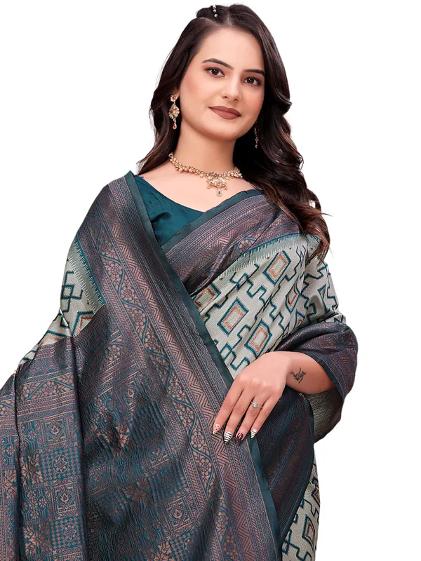Grey_Geometric_Print_Saree_For_Women