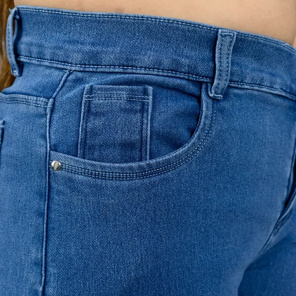 Blue_Denim_Slim_Fit_Cargo_Jeans_For_Women
