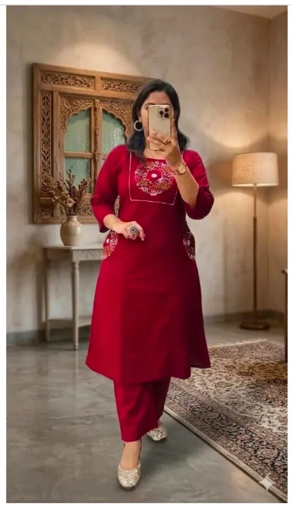 Maroon_Cotton_Silk_Straight_Kurta_With_Bottomwear_For_Women