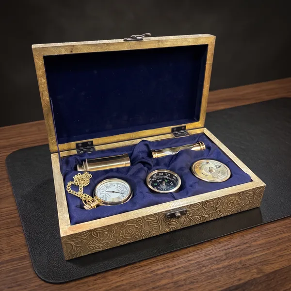 Wood_Brass_Nautical_Antique_Gold_5_Piece_Gift_Set_With_Wooden_Box
