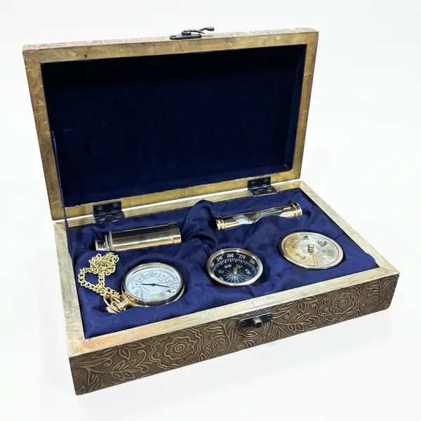 Wood_Brass_Nautical_Antique_Gold_5_Piece_Gift_Set_With_Wooden_Box
