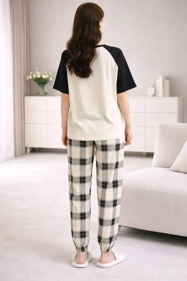 Cream_Printed_Relaxed_Fit_Pajama_Set_for_Women