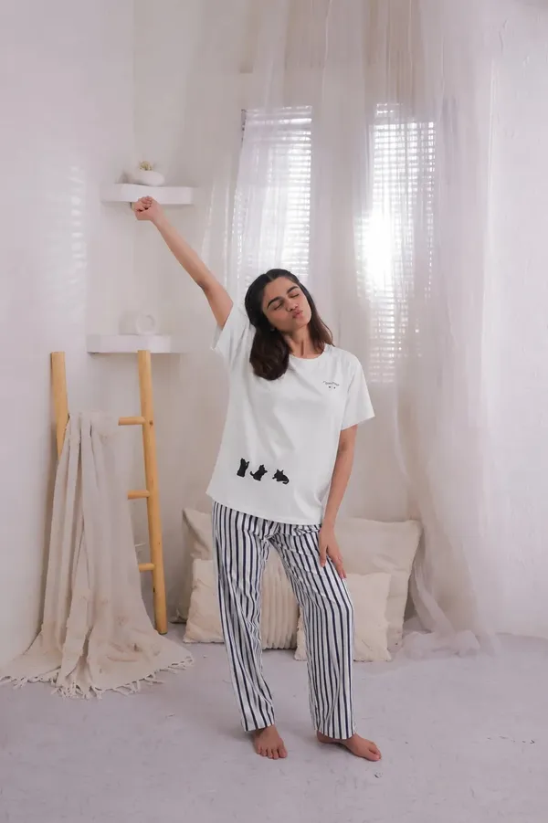 White_Printed_Relaxed_Fit_Pajama_Set_For_Women