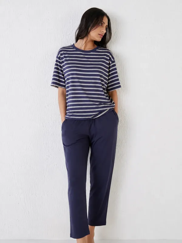 Navy_Striped_Relaxed_Fit_Sleepwear_Set_For_Women