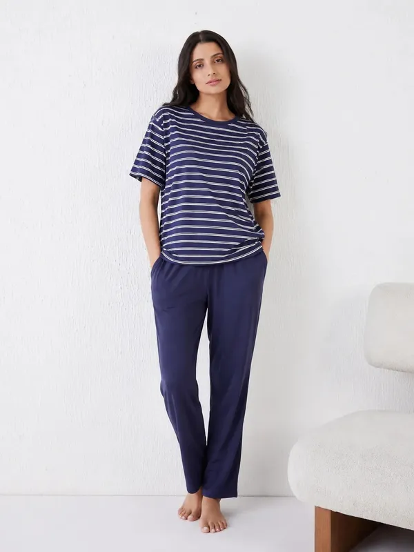 Navy_Striped_Relaxed_Fit_Sleepwear_Set_For_Women
