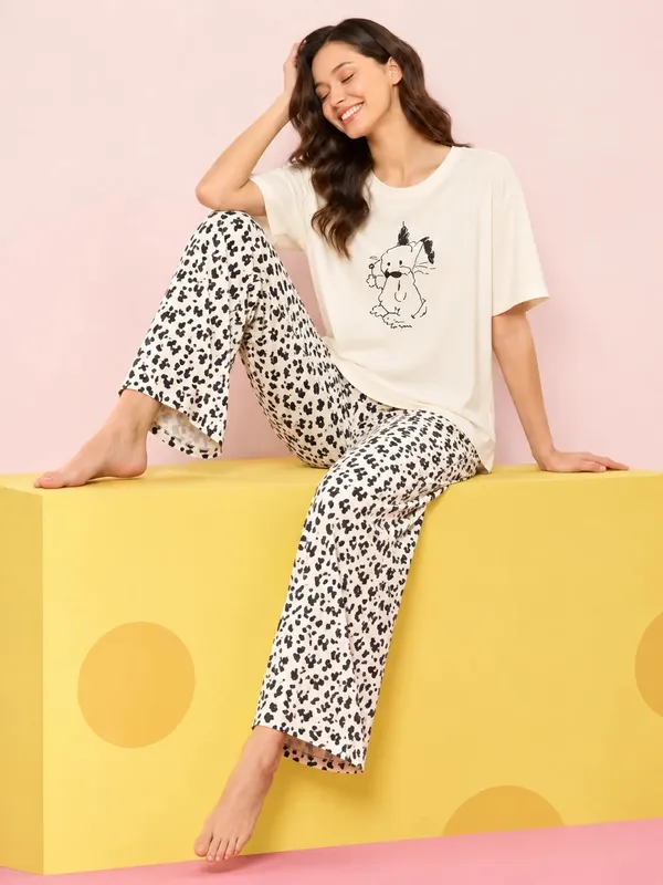 Cream_Printed_Relaxed_Fit_Sleepwear_Set_for_Women