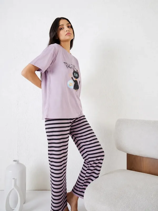 Lavender_Printed_Relaxed_Fit_Pajama_Set_for_Women