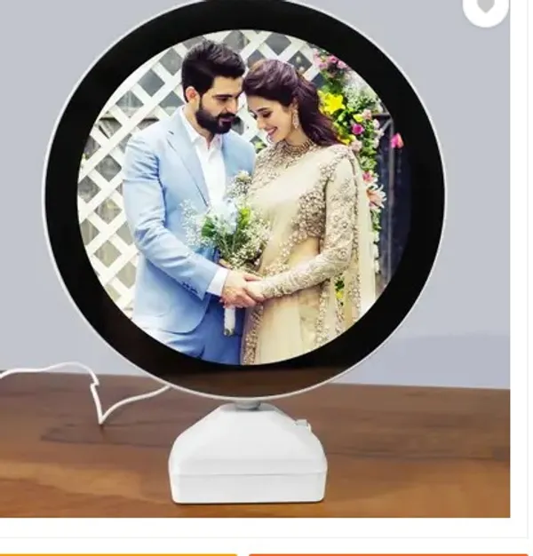 Round_Digital_Photo_Frame_With_White_Stand