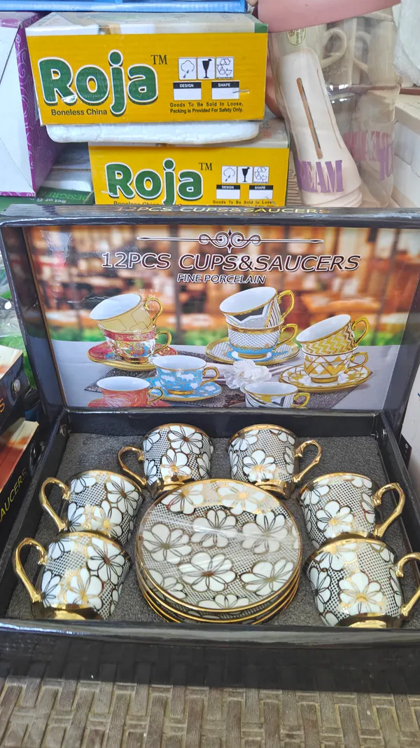 Porcelain_Floral_Print_12-Piece_Cup_And_Saucer_Set