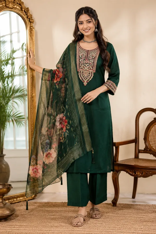 Green_Viscose_Rayon_Straight_Embroidered_Kurta_Set_For_Women