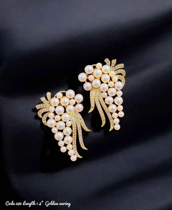 Gold_And_Pink_Pearl_Cluster_Drop_Earrings_For_Women