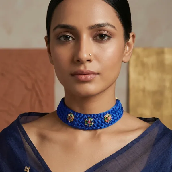 Blue_Thread_Woven_Kundan_Motif_Choker_Necklace_For_Women