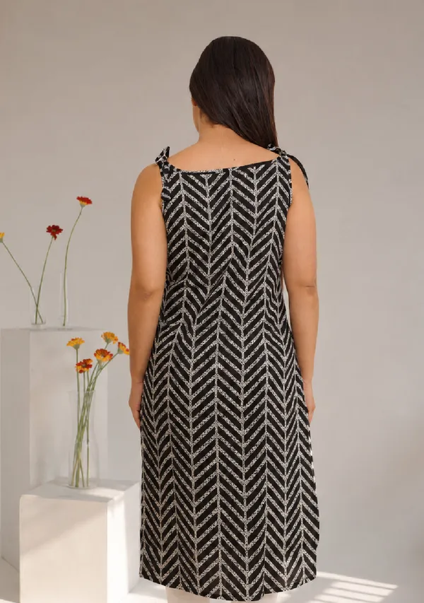 Naira_Black_Chevron_Tie_Up_Long_Kurti_Cotton