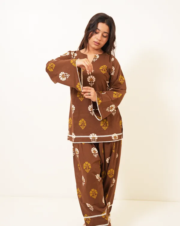 Mahira_Cocoa_Brown_Floral_Farshi_Salwar_Co_Ord_Set_Brown