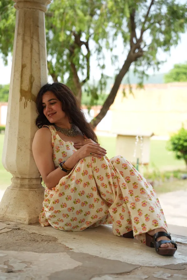 Gulnaar_Ivory_Floral_Tie_Back_Co_Ord_Set_Floral