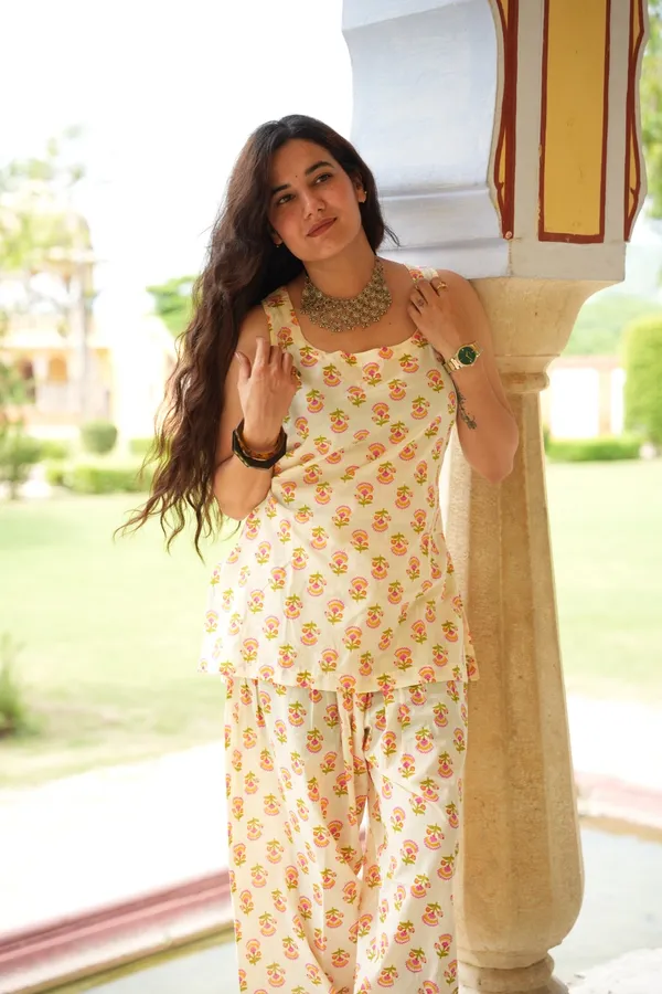Gulnaar_Ivory_Floral_Tie_Back_Co_Ord_Set_Floral