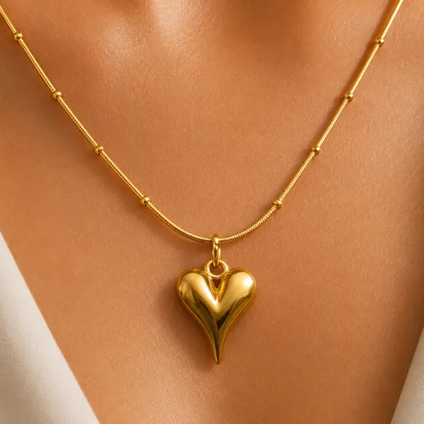 Golden_Stainless_Steel_Heart-Shaped_Crystal_Pendant_Necklace_For_Women