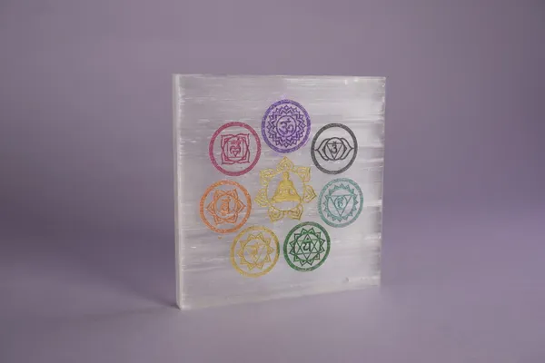 Selenite_Plate_with_Seven_Chakra_Engraved