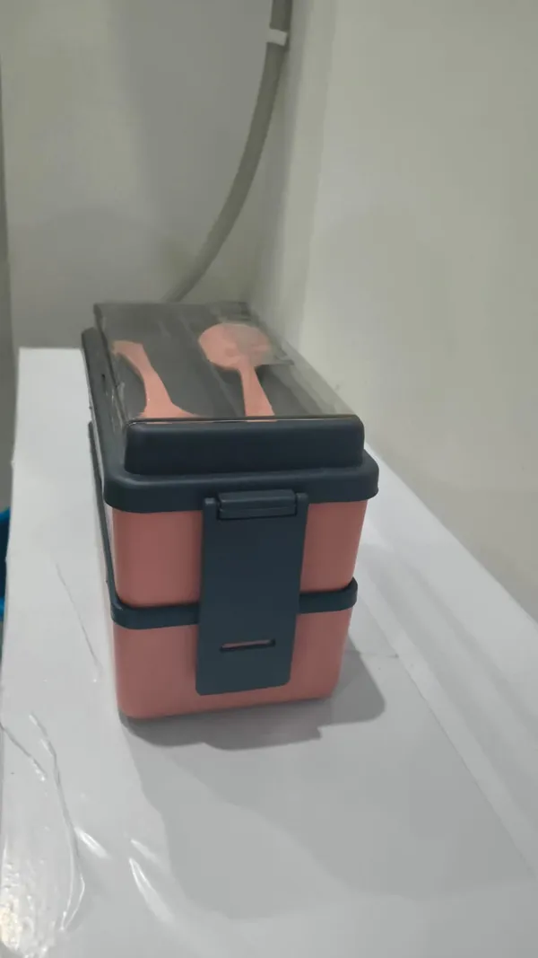 Pink_Lunch_Box_With_Spoon_And_Fork