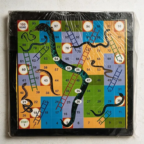 Wood_Classic_Snakes_And_Ladders_Board_Game