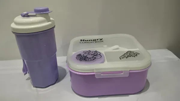 Purple_Plastic_Lunch_Box_And_Tumbler_Set
