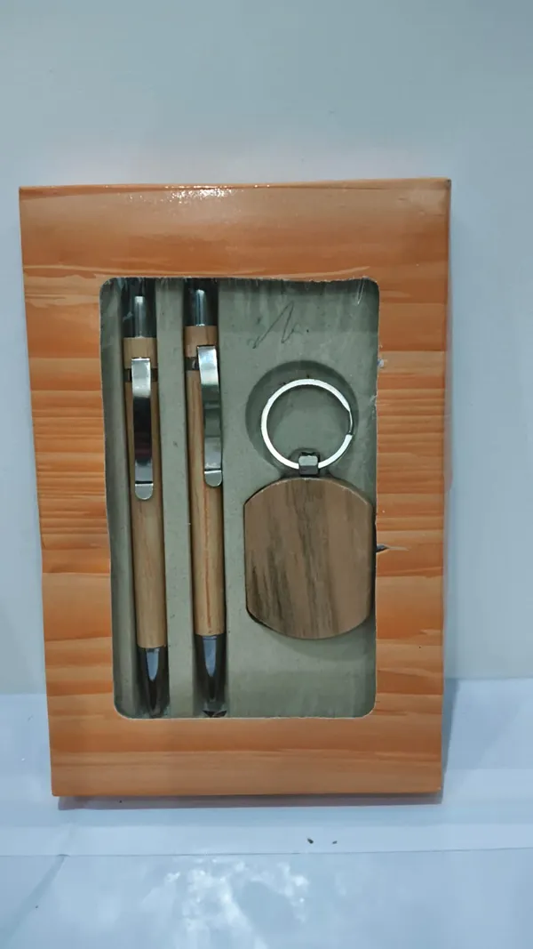 Wooden_Pen_And_Keychain_Gift_Set