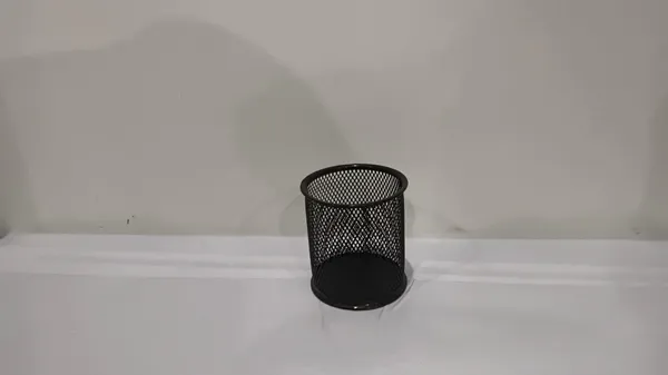 Black_Metal_Mesh_Pen_Holder