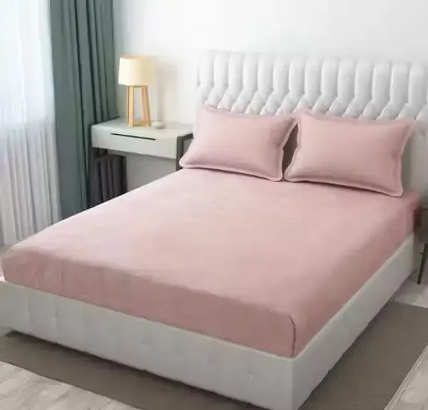 Pink_Premium_Velvet_Bedsheets_With_Pillow_Covers