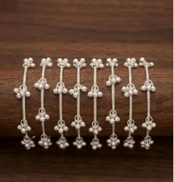 Silver_Plastic_Metal_Kundan_Embellished_Bridal_Chooda_Bangle_Set_For_Women