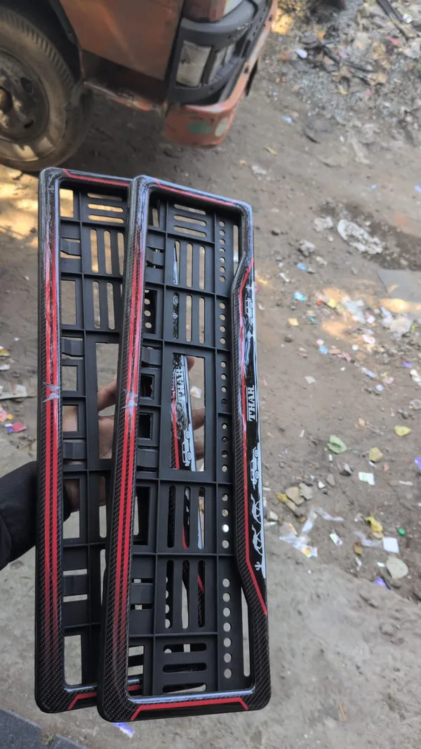 Black_And_Red_Plastic_Vehicle_Number_Plate_Frame_Pair_Set_Of_2