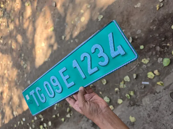 Green_Aluminium_Reflective_Vehicle_Number_Plate_Set_Of_2