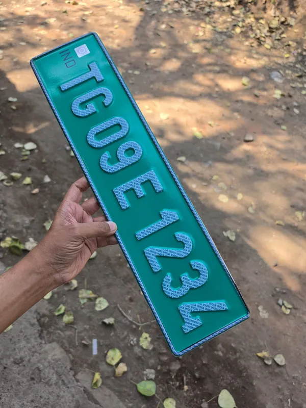 Green_Aluminium_Reflective_Vehicle_Number_Plate_Set_Of_2