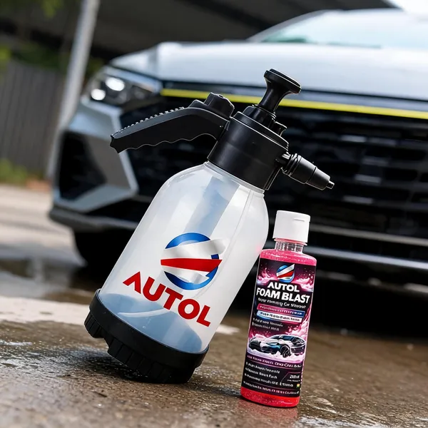 Plastic_Car_Wash_Foam_Sprayer_Kit_With_Foaming_Shampoo_250Ml