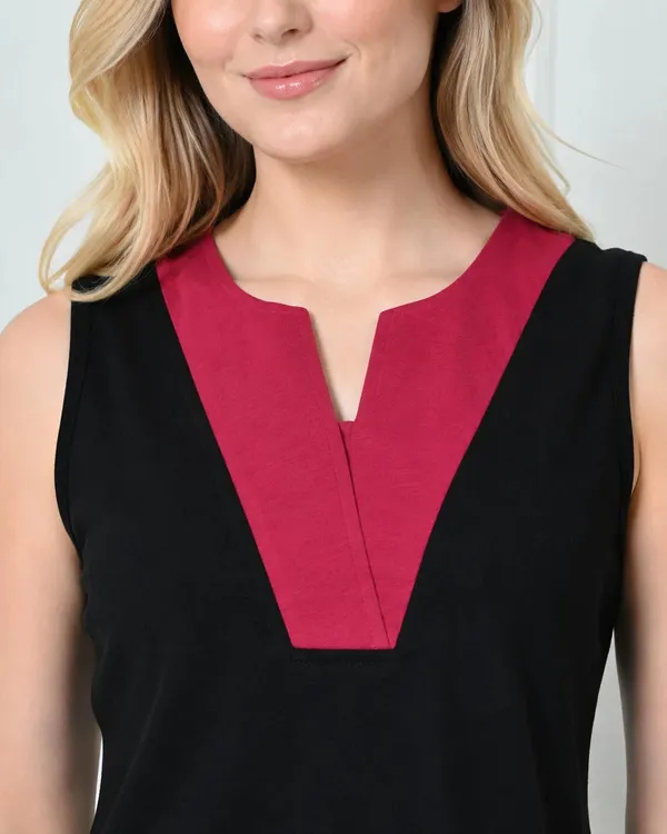 Black_Knit_Sleeveless_Top_Shorts_Set_With_Contrast_V_Panel