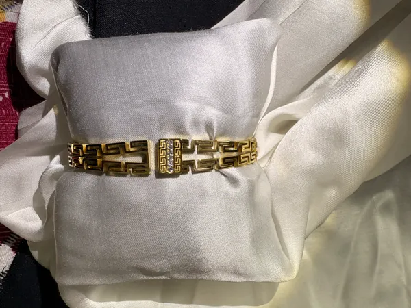 Gold_Tone_Greek_Key_Bracelet