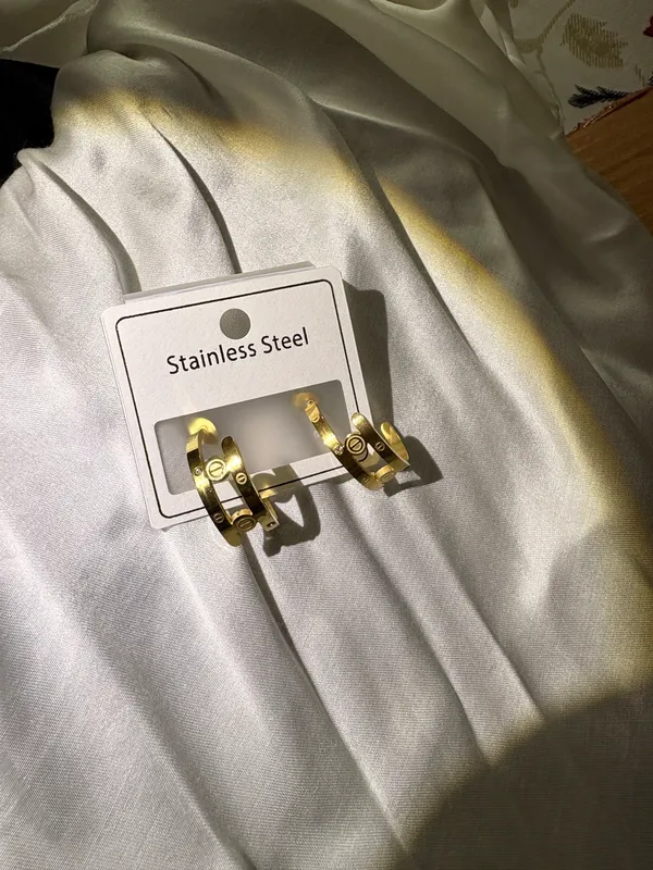 Gold_Stainless_Steel_Hoop_Earrings