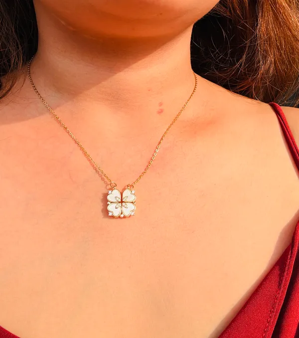 Magnet_Gold_Tone_Floral_Pendant_Necklace