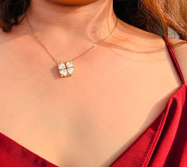 Magnet_Gold_Tone_Floral_Pendant_Necklace