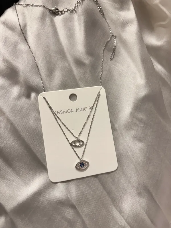 Silver_Tone_Layered_Pendant_Necklace
