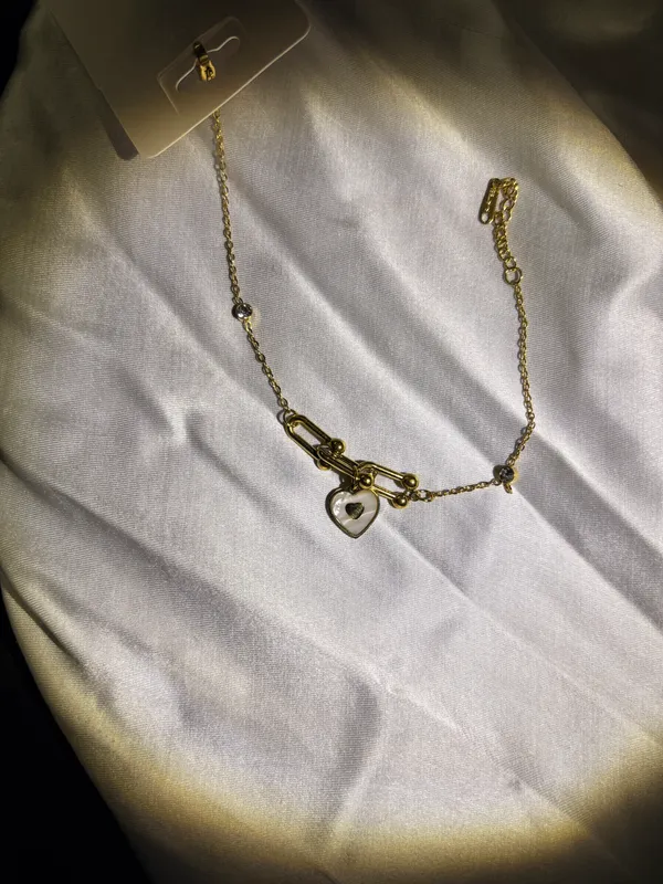 Gold_Metal_Charm_Necklace