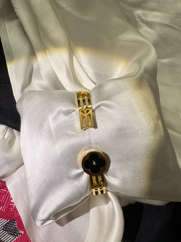 Gold_Tone_Black_Clover_Cufflinks__Men