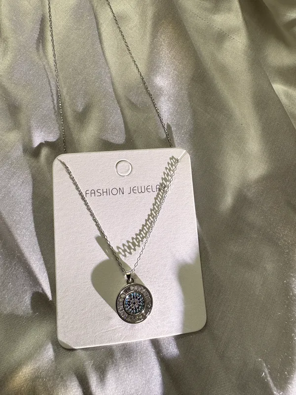 Silver-Tone_Circular_Pendant_Necklace
