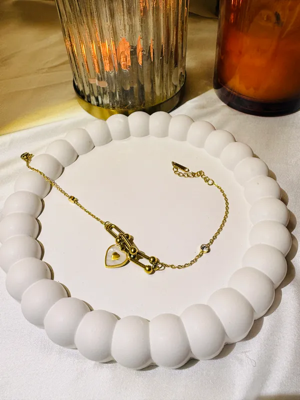 Gold_Metal_Charm_Bracelet