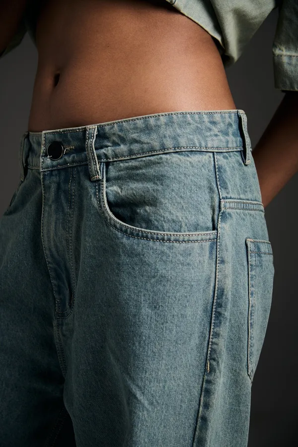 Light_Blue_Denim_Jeans